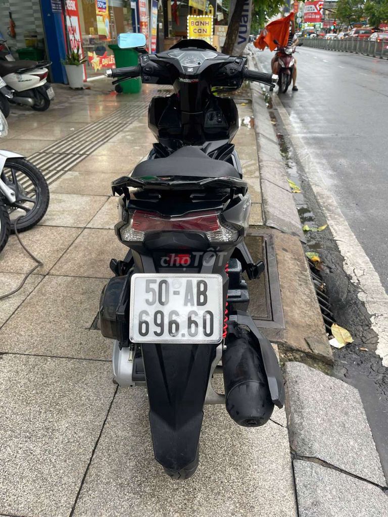 Honda Air Blade 2019, черный, б/у