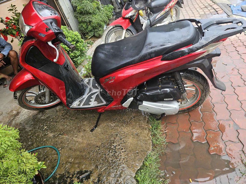 SH 125 ít đi xe đẹp zin êm giá êm. Mua bán Xe máy tại Huyện Bình Chánh Tp Hồ Chí Minh được đăng bởi Phạm Toàn Thắng hình 3
