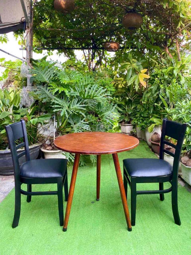 Mình cần thanh lý 1 bộ bàn ghế caffe🍒☘️☘️. Mua bán Bàn ghế tại Huyện Bình Chánh Tp Hồ Chí Minh được đăng bởi Nhật Anh hình 1