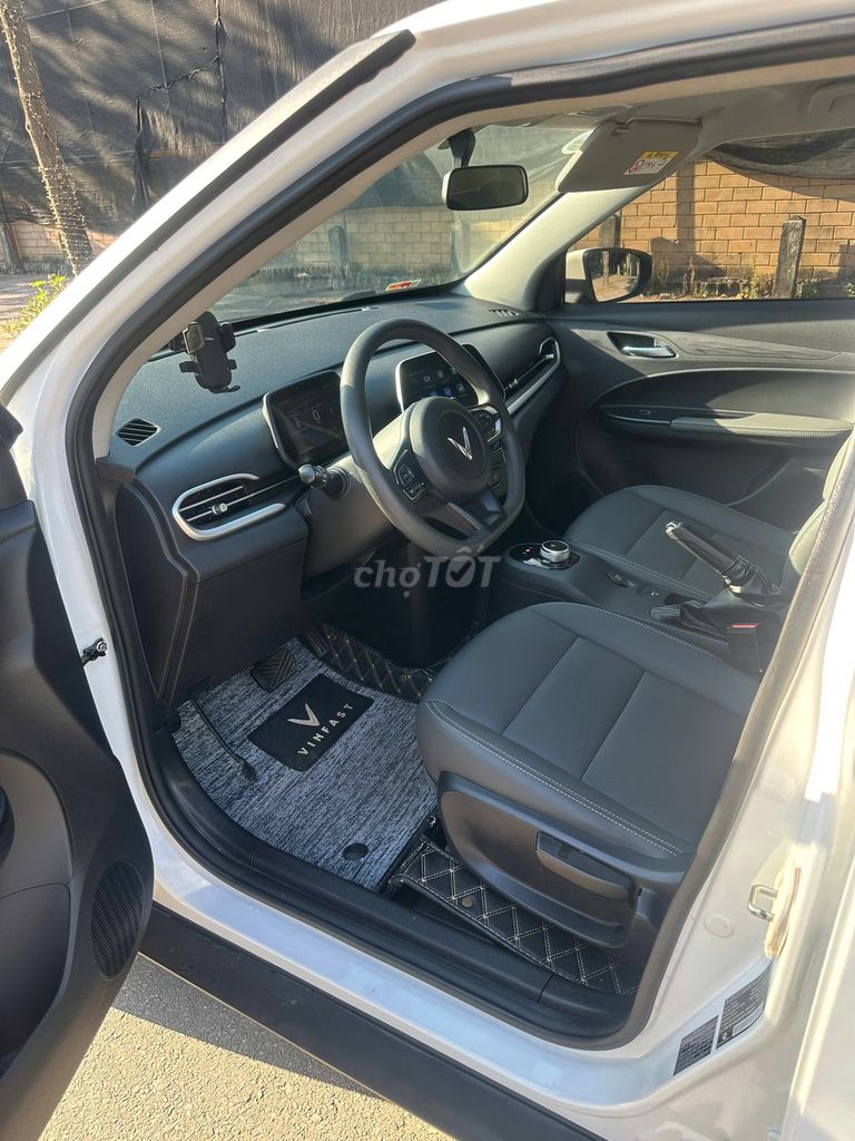 VinFast VF 5 Plus 2023 Trắng. Mua bán Ô tô tại Quận Long Biên Hà Nội được đăng bởi quân hình 6