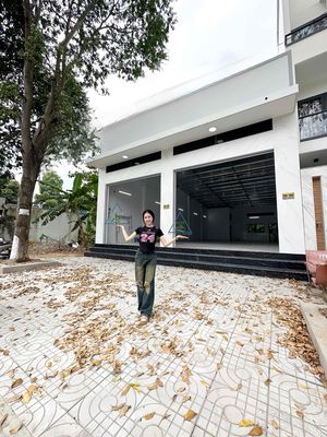 🏡:VĂN PHÒNG CHO THUÊ MỚI - XÂY DỰNG KIÊN CỐ- 180m2 - MẶT TIỀN ĐƯỜNG A1. Cho thuê văn phòng, mặt bằng kinh doanh tại Quận Cái Răng Cần Thơ được đăng bởi Trường Bình Nhà Đất Xanh 