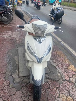 Xe Shark trắng mới tinh. Mua bán Xe máy tại Quận 7 Tp Hồ Chí Minh được đăng bởi thanh xuân