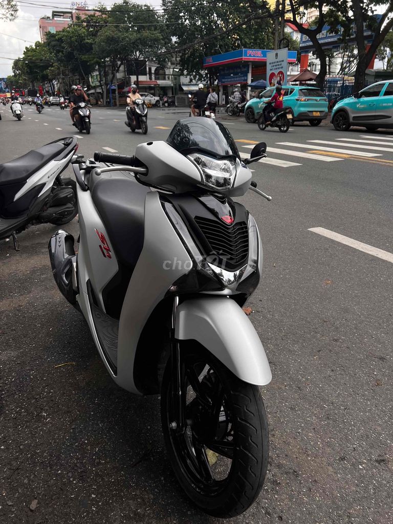 Sh mẫu cũ đèn led zin. Mua bán Xe máy tại Quận 1 Tp Hồ Chí Minh được đăng bởi minh hậu hình 1