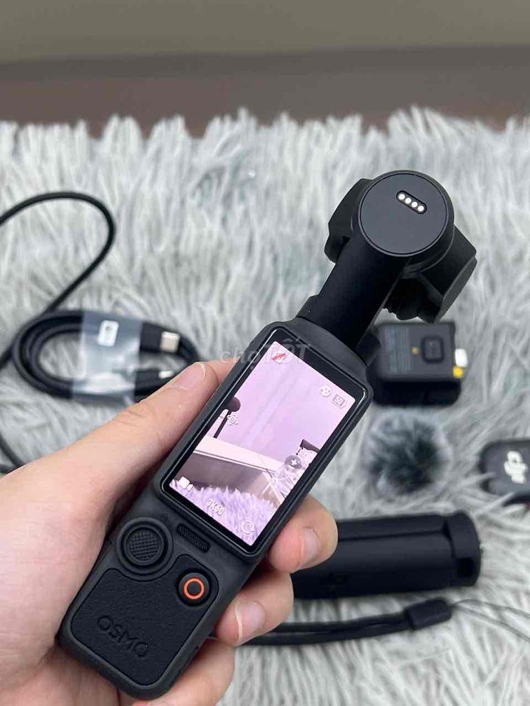 Máy quay DJI Pocket 4 Creator Combo Đen Đã sử dụng. Mua bán Máy ảnh, Máy quay tại Quận 5 Tp Hồ Chí Minh được đăng bởi Kim Ngân hình 1