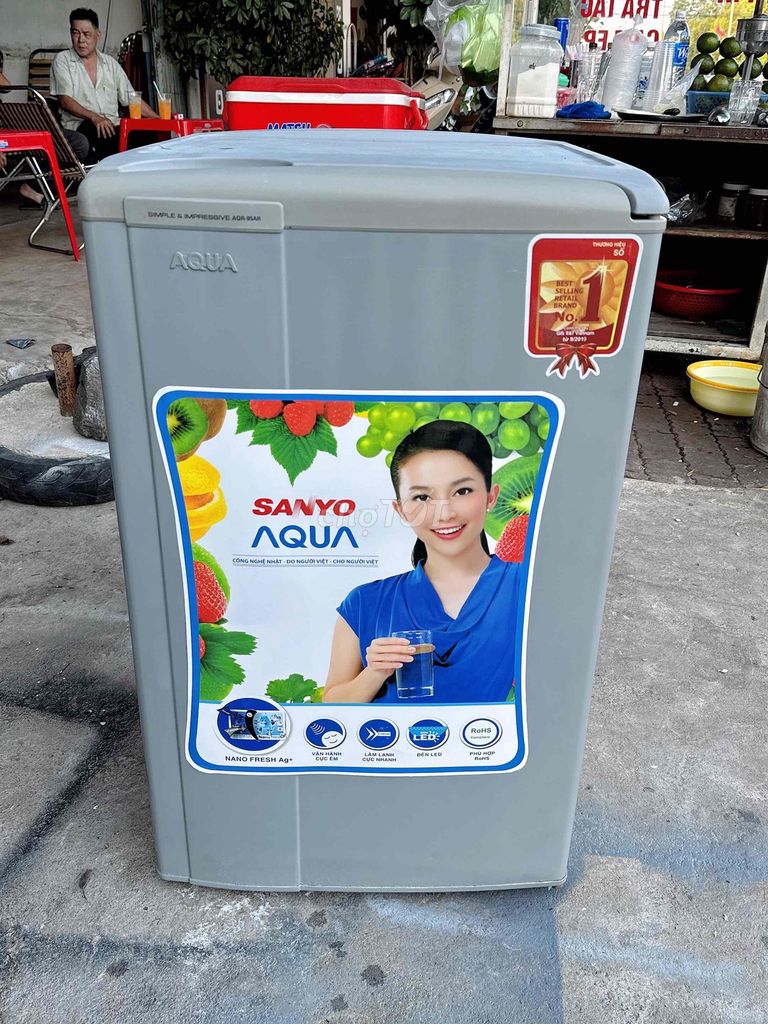 Tủ lạnh Aqua 90 lít Xám. Mua bán Tủ lạnh tại Thành phố Buôn Ma Thuột Đắk Lắk được đăng bởi Tuấn tú hình 1