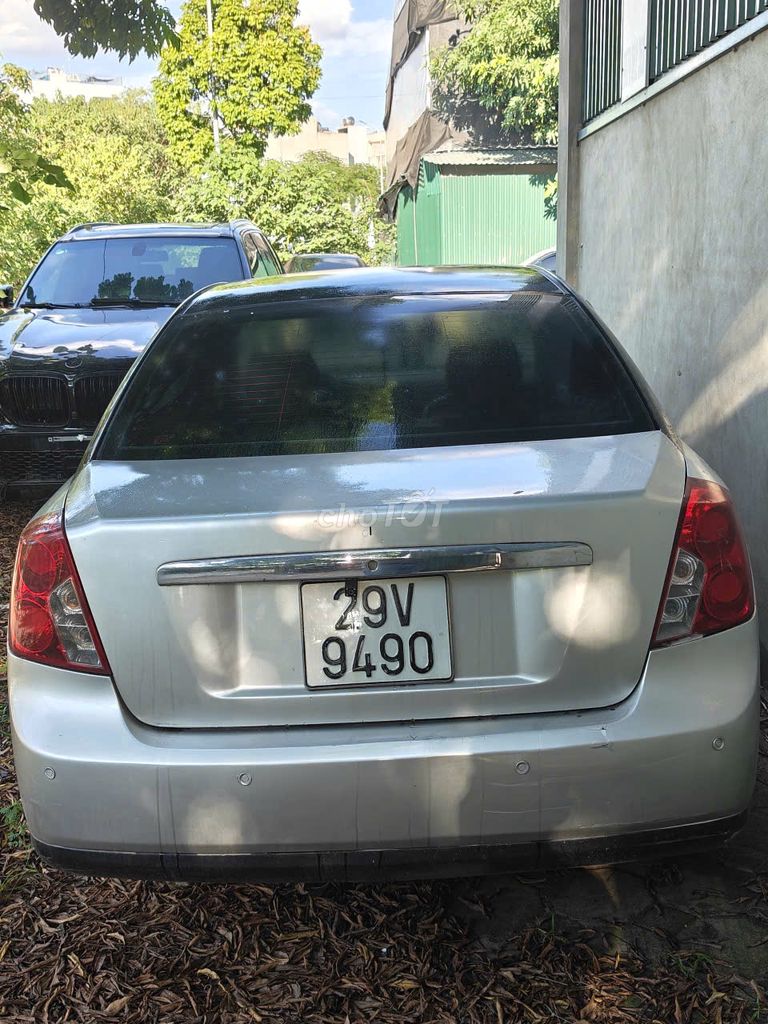 Chevrolet Lacetti серебристый МКПП бензин 5 мест