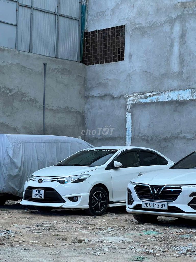 Bán xe chính chủ Toyota Vios 2018 trắng bản TRD