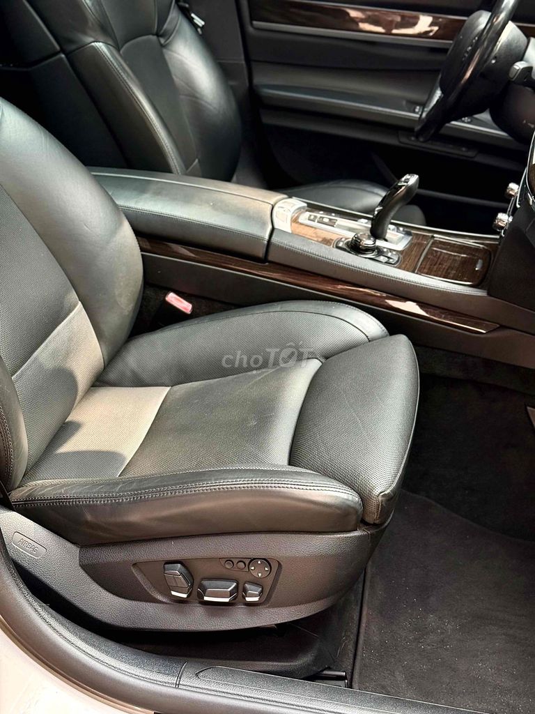 BMW 7 Series 2009 F02 new model dkld 2011. Mua bán Ô tô tại Quận Tân Phú Tp Hồ Chí Minh được đăng bởi Lê Băng Vinh hình 19