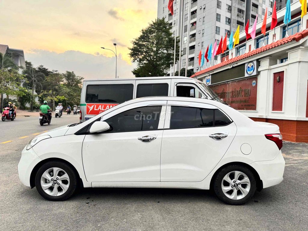 Hyundai Grand i10 2019 1.2 AT - xe gia đình!