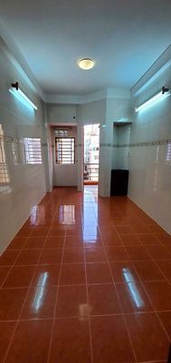 🏠🏠 CHO THUÊ NHÀ HẺM 4M ĐƯỜNG PHAN VĂN TRỊ, P2, Q5
💢 DT 3m❌8m