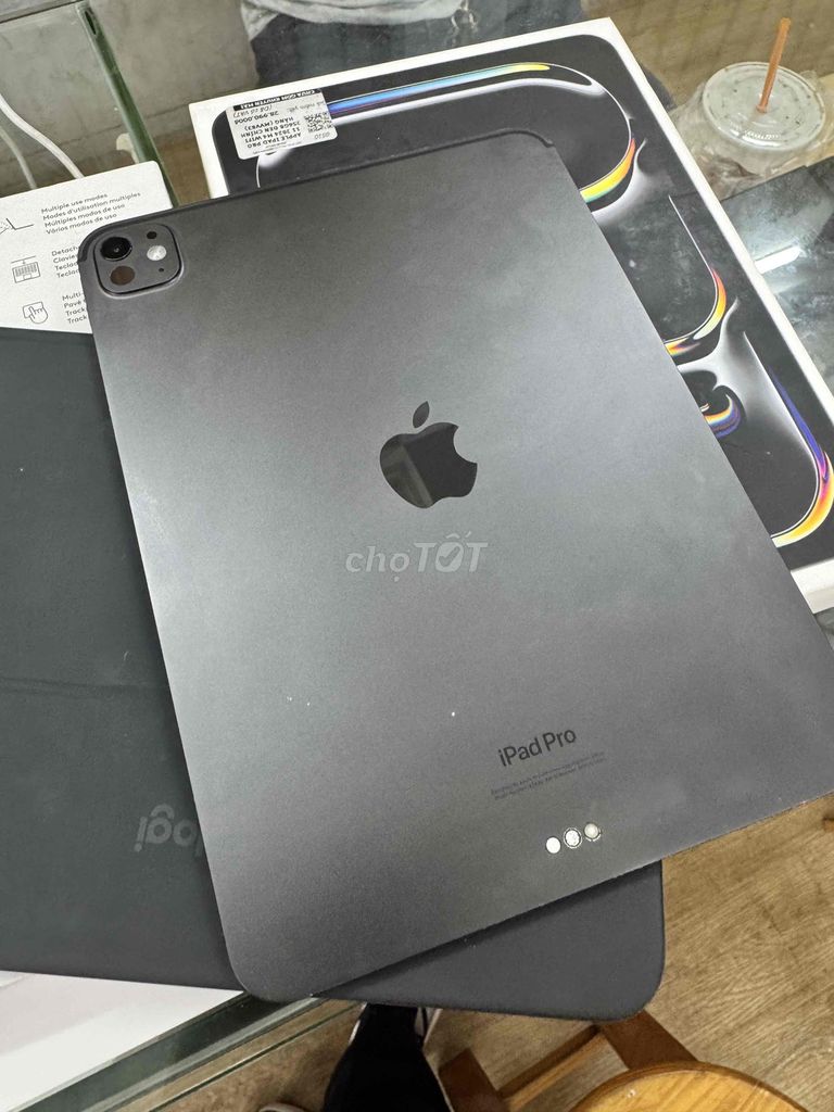 Apple iPad Pro M4 11 inch Wifi 256GB phím logitech. Mua bán Máy tính bảng tại Quận Đống Đa Hà Nội được đăng bởi Lê Khuyến hình 1