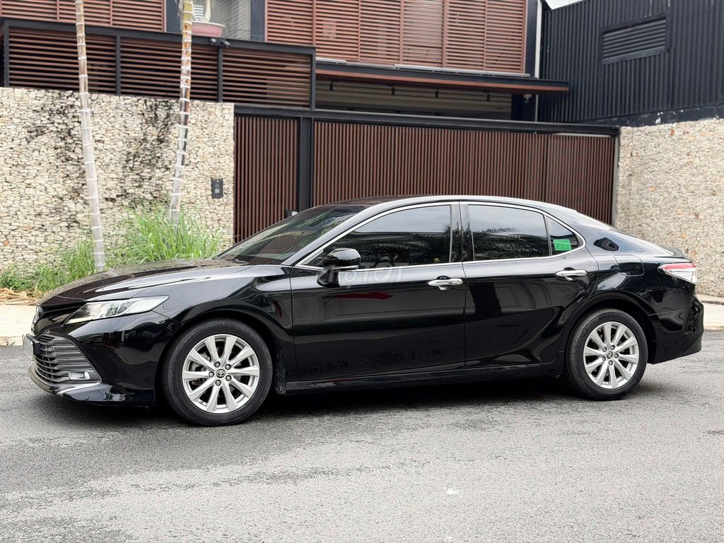 Погружение Camry 2.0G 2020 года — бизнес-класс