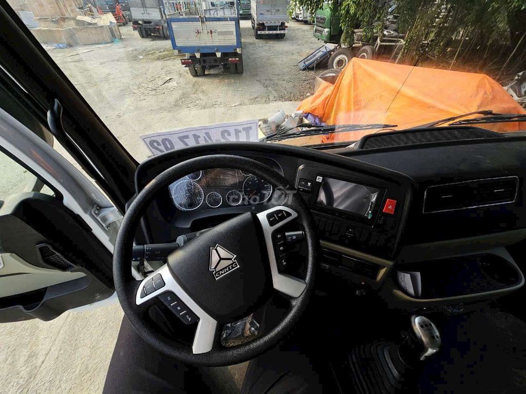 Xe tải Howo 4x2 8 tấn Thùng kín nhập khẩu dài 9,9m. Mua bán Xe tải, xe ben tại Thành phố Biên Hòa Đồng Nai được đăng bởi Howo vimid hình 14