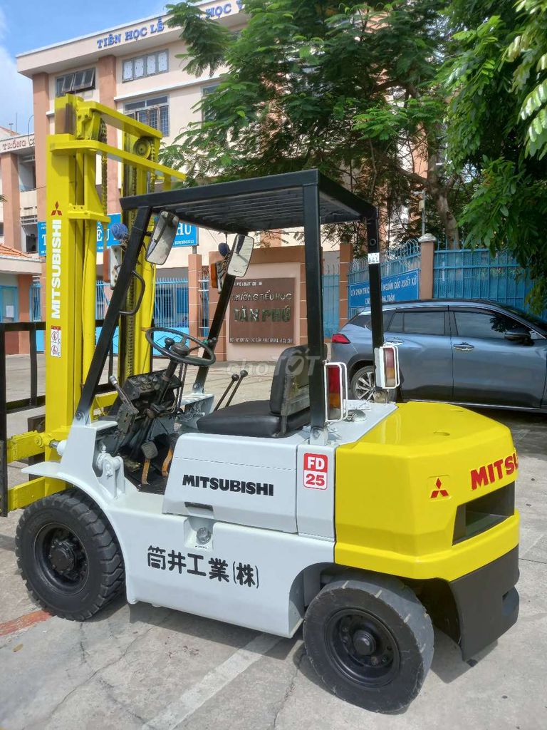 Bán xe nâng mitsubishi 2,5t máy dầu số sàn