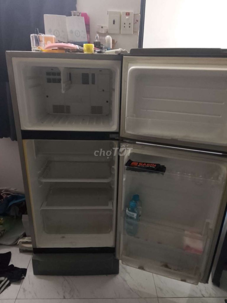 Tủ lạnh Sharp 165L Xám. Mua bán Tủ lạnh tại Quận 12 Tp Hồ Chí Minh được đăng bởi Nguyễn Hoàng Ân hình 1