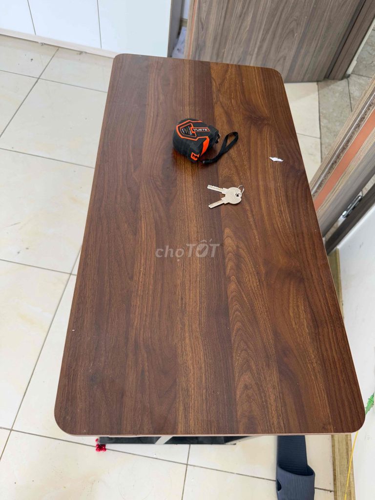 Bàn học Gỗ Kim loại Nâu Đen. Mua bán Bàn ghế tại Quận Hoàng Mai Hà Nội được đăng bởi Nguyễn Thanh Tâm hình 1