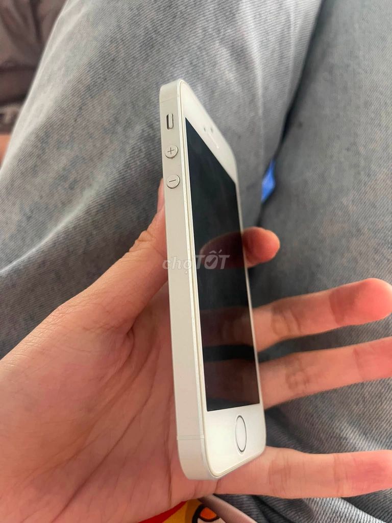 Apple iPhone SE Bạc Đã sử dụng. Mua bán Điện thoại tại Thành phố Thủ Đức Tp Hồ Chí Minh được đăng bởi Hội Đồ Điện Tử hình 1
