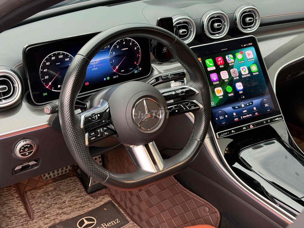 Mercedes-Benz C300 AMG V1 2022 чёрный 11 000 миль