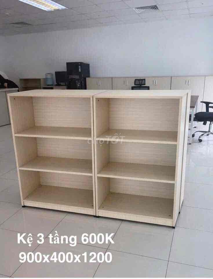Kệ sách gỗ 3 tầng vàng nhạt. Mua bán Tủ, kệ gia đình tại Thành phố Thủ Đức Tp Hồ Chí Minh được đăng bởi Hồng Nhi hình 1