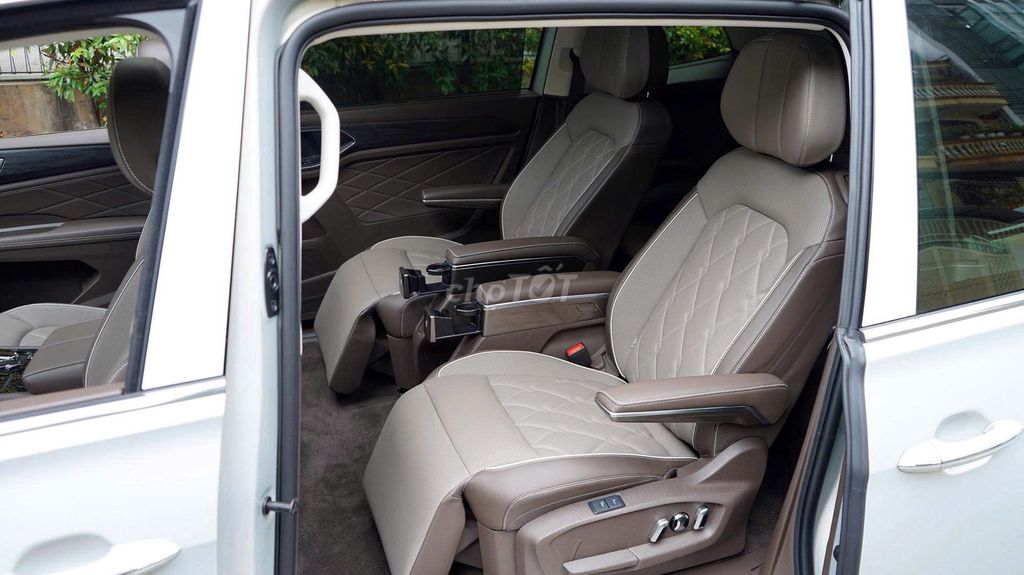 Volkswagen Viloran Lurury MPV đẳng cấp-sang trọng. Mua bán Ô tô tại Quận 5 Tp Hồ Chí Minh được đăng bởi Thành Tài Volkswagen Sài Gòn hình 10