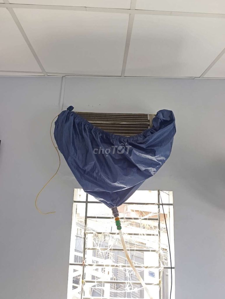 Dịch vụ vệ sinh máy lạnh. Dịch vụ tại Quận 7 Tp Hồ Chí Minh được đăng bởi Nguyễn Văn Hòa hình 1