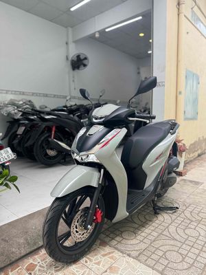 SH 125 ABS 2025 Xám Thể Thao Mới 99.99%. Mua bán Xe máy tại Huyện Hóc Môn Tp Hồ Chí Minh được đăng bởi Nguyễn Phong