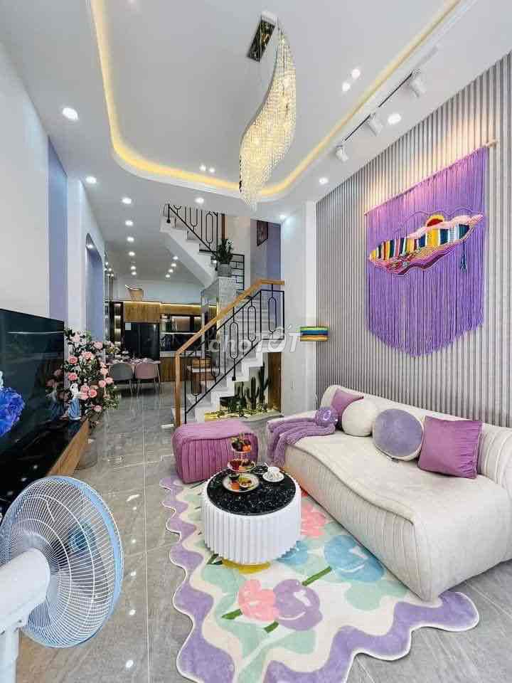 Nhà ngộp cần bán đường Bùi Văn Thêm,Phú Nhuận,giá 4.5 tỷ cho thuê 22tr