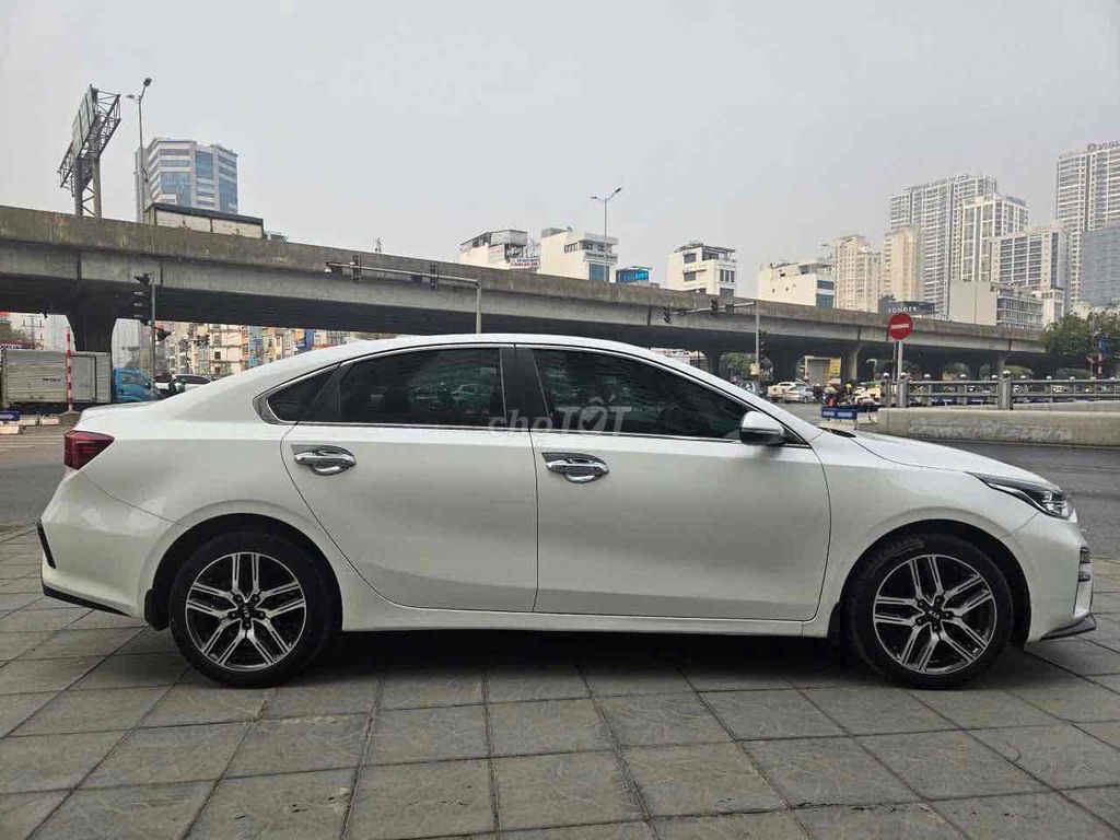 Kia Cerato 2019 2.0 AT Premium - 45000 km. Mua bán Ô tô tại Quận Thanh Xuân Hà Nội được đăng bởi Nguyen van Nam hình 8