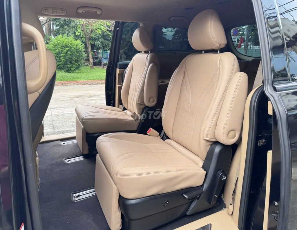 Kia Sedona 2020 2.2 máy dầu cực zin. Mua bán Ô tô tại Thành phố Thủ Dầu Một Bình Dương được đăng bởi Oto An Suong hình 9