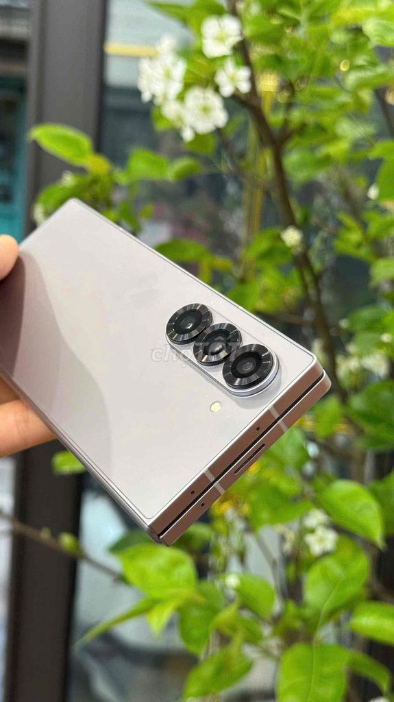Samsung Galaxy Z Fold 6 256GB Bạc chính hãng. Mua bán Điện thoại tại Quận Hoàng Mai Hà Nội được đăng bởi trần khương androi hình 1