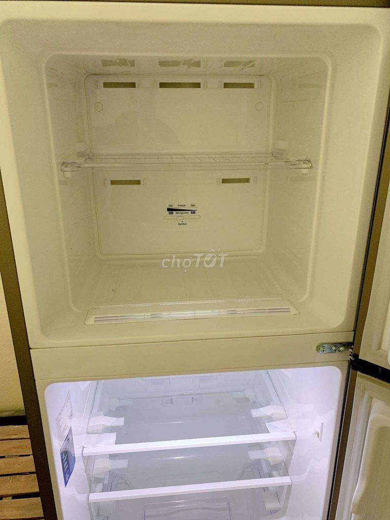 0379307373 - Tủ lạnh Samsung Inverter 208 lít RT19M300BGS/SV