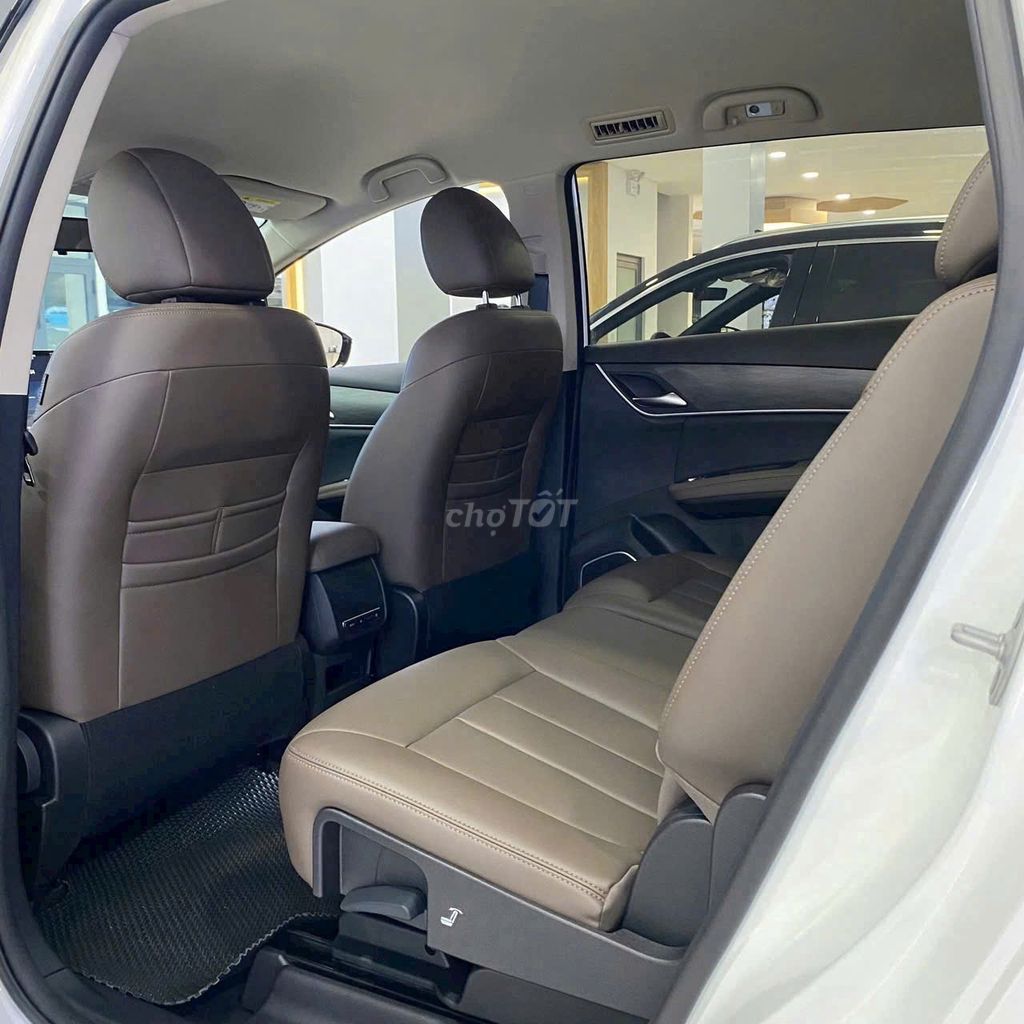 BYD M6 2026 photo 3