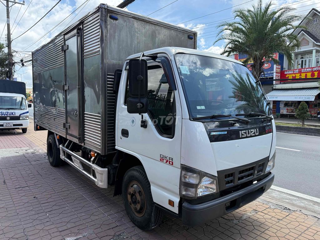 ISUZU QKR 270 2019 THÙNG KÍN 4m3 TẢI 2250Kg. Mua bán Xe tải, xe ben tại Thành phố Long Xuyên An Giang được đăng bởi Ô TÔ TRƯỜNG THANH hình 3