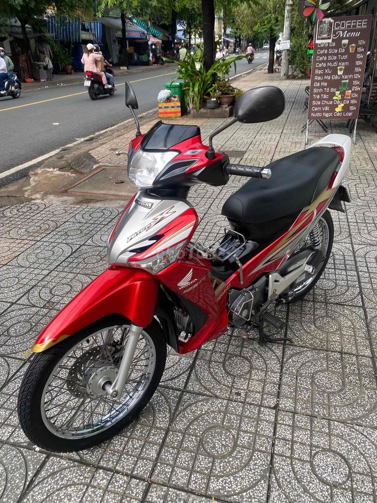 Honda Future X 2011 красный инжектор
