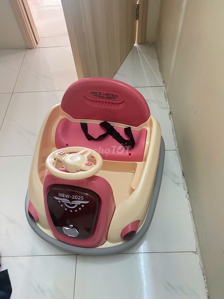 XE Ô TÔ ĐIỆN CHO BÉ. Mua bán Mẹ và bé tại Huyện Thanh Oai Hà Nội được đăng bởi linh vu hình 1