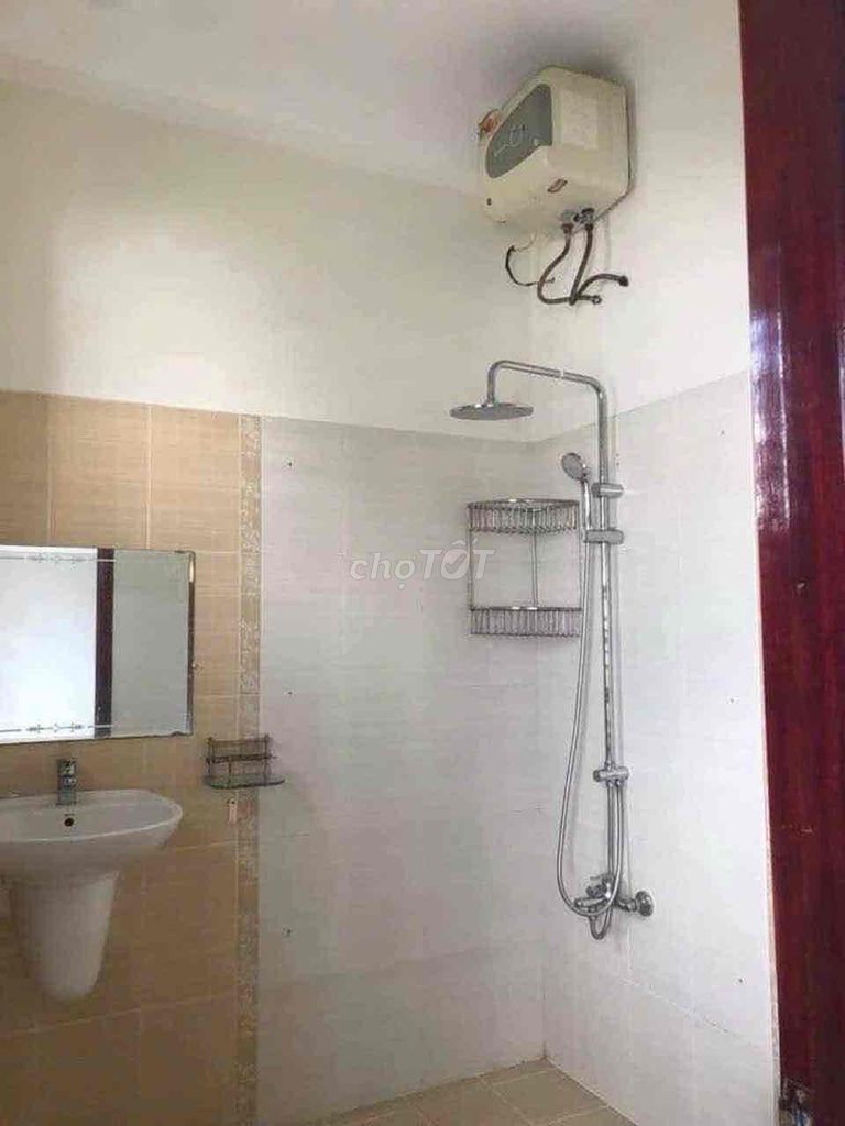 Furnished two-storey house on An Dương Vương — photo 5