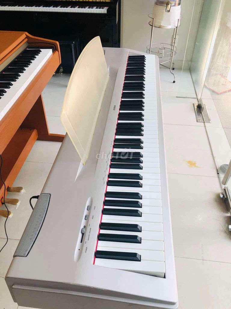 Đàn piano điện Yamaha P60 Trắng Nhạy Hay. Mua bán Nhạc cụ tại Quận Sơn Trà Đà Nẵng được đăng bởi Trinh hình 1