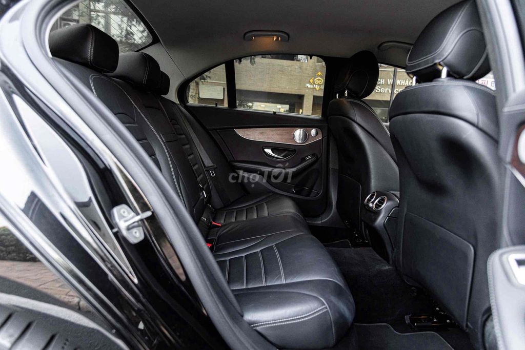 C200 Exclusive model 2022 màu đen siêu đẹp giá tôt. Mua bán Ô tô tại Quận 7 Tp Hồ Chí Minh được đăng bởi Dương Phương hình 10
