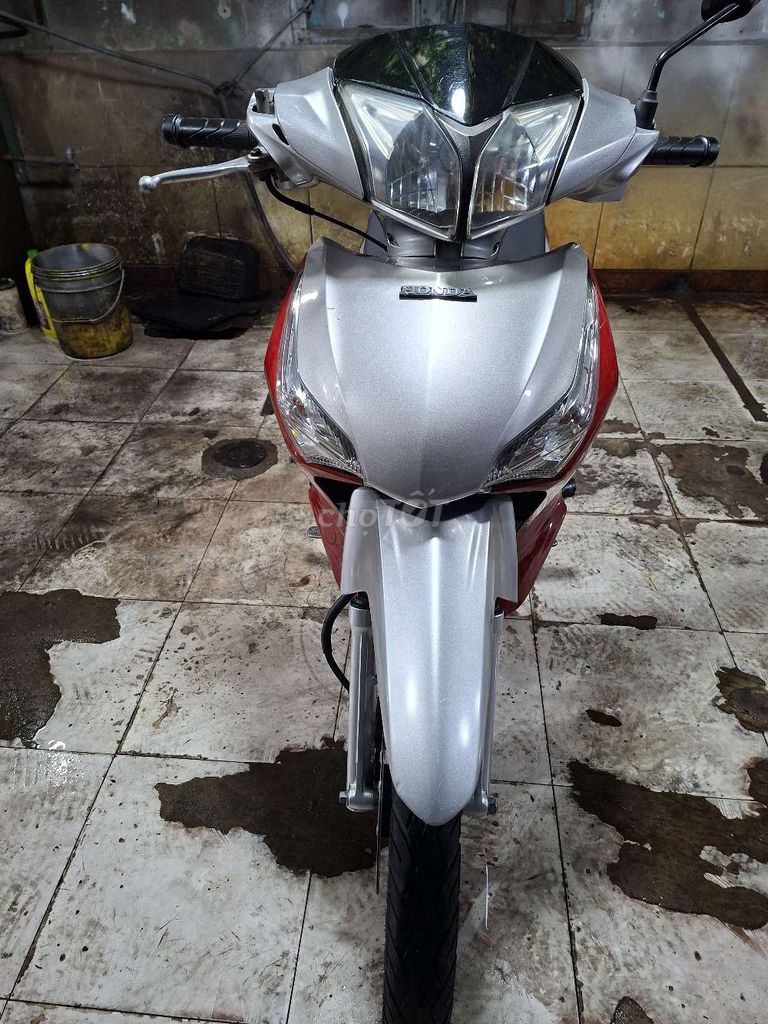 Honda Future Neo Fi 125 2012 Красно-Серебристый