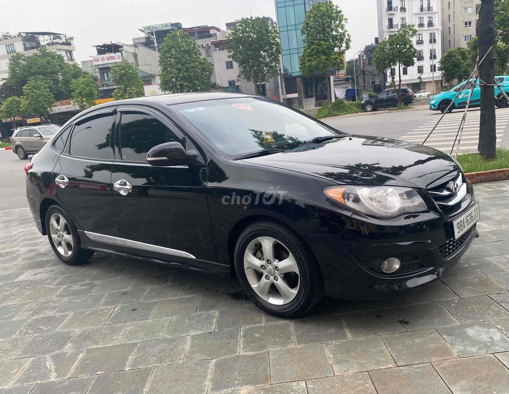 Hyundai Avante 2013 2.0 AT - 12000 km