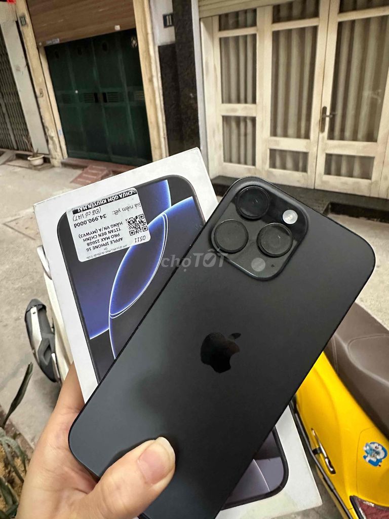 iphone 16 pro max 256g vna sạc 3 lần