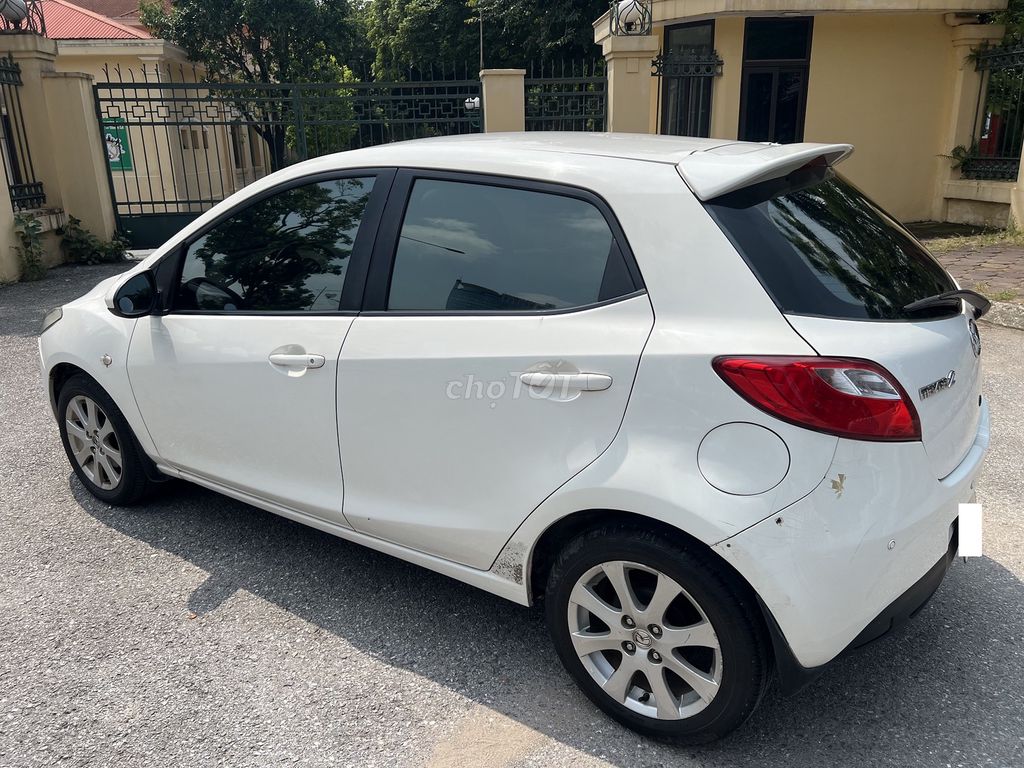Mazda 2 1.5L 2011 Белый Автомат 168000 км