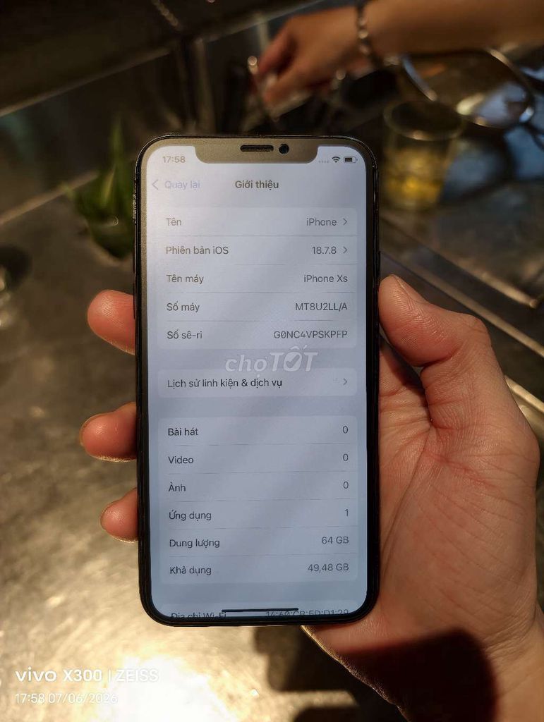 Apple iPhone XS 64GB Đen Quốc tế 97%. Mua bán Điện thoại tại Quận 3 Tp Hồ Chí Minh được đăng bởi Hoàng Nhật hình 1