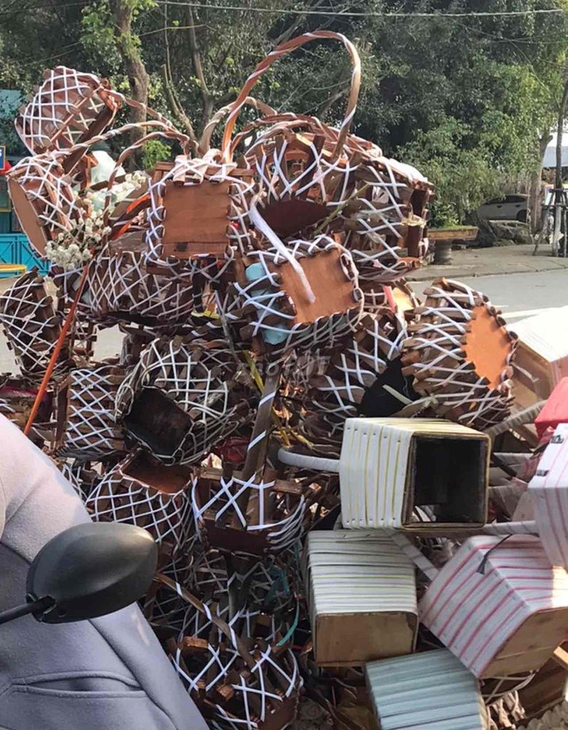 Lẵng cắm hoa Tre Nâu, Trắng. Mua bán Cây cảnh, đồ trang trí tại Quận Ngũ Hành Sơn Đà Nẵng được đăng bởi Mai Xuan Tuyen 12 hình 1