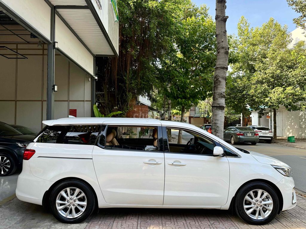 Kia Sedona 2019 Dầu Trắng 7 chỗ. Mua bán Ô tô tại Thành phố Biên Hòa Đồng Nai được đăng bởi Peacemaker hình 5