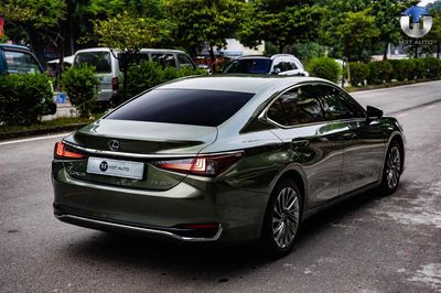 Lexus ES250 Model 2023 màu xanh rất đẹp lạ mắt. Mua bán Ô tô tại Quận Long Biên Hà Nội được đăng bởi H3T Auto Việt Nam