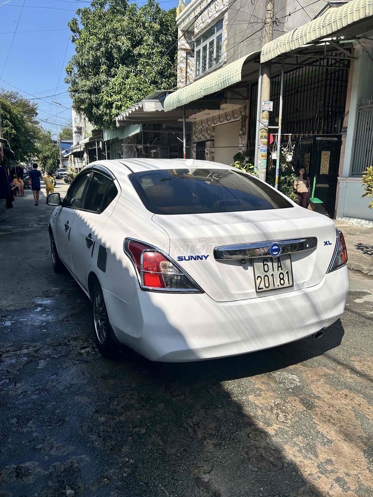 Nissan Sunny XL Trắng 5 chỗ. Mua bán Ô tô tại Thành phố Thuận An Bình Dương được đăng bởi Bắc Nguyễn hình 4