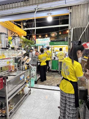 [***] 5 NHÂN VIÊN QUÁN TRÀ SỮA GÒ VẤP