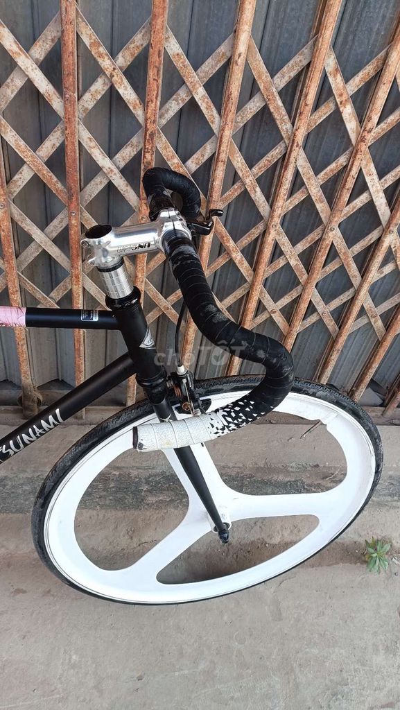 Xe đạp Tsunami SNM4130 Fixed Gear Đen. Mua bán Xe đạp tại Quận Hoàng Mai Hà Nội được đăng bởi Long Bình hình 4