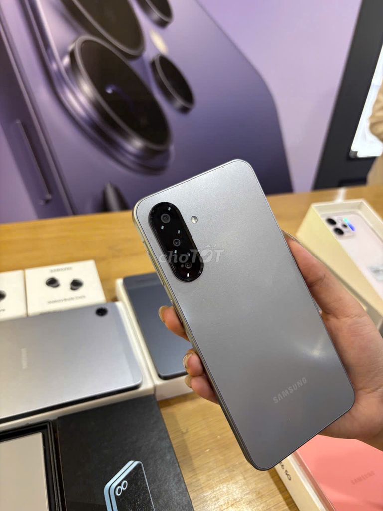 Samsung Galaxy A17 8GB/128GB Xám. Mua bán Điện thoại tại Quận 10 Tp Hồ Chí Minh được đăng bởi Happy Phone hình 1